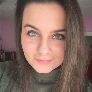 Meet your Posher, Jenelle